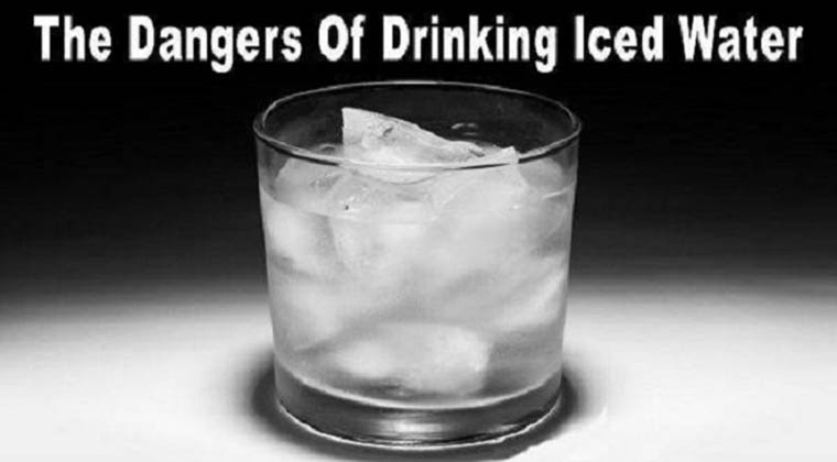 beber_agua_gelo